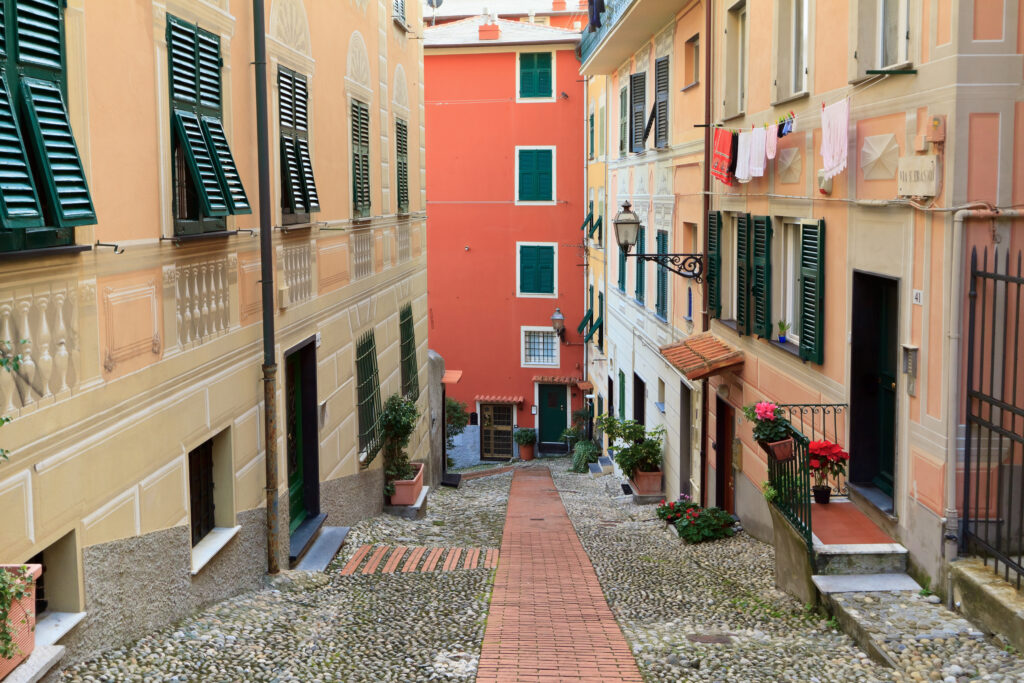Mattonata nel borgo di Sori