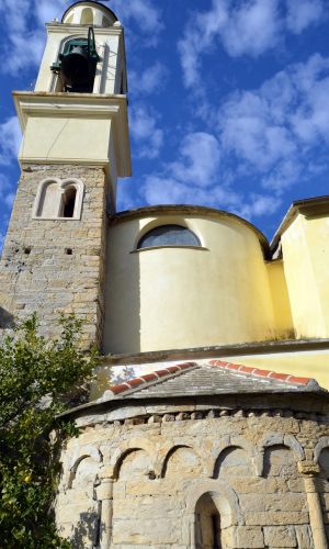 San_Bartolomeo_(Sori)-chiesa_san_bartolomeo-campanile_e_abside_(2020)